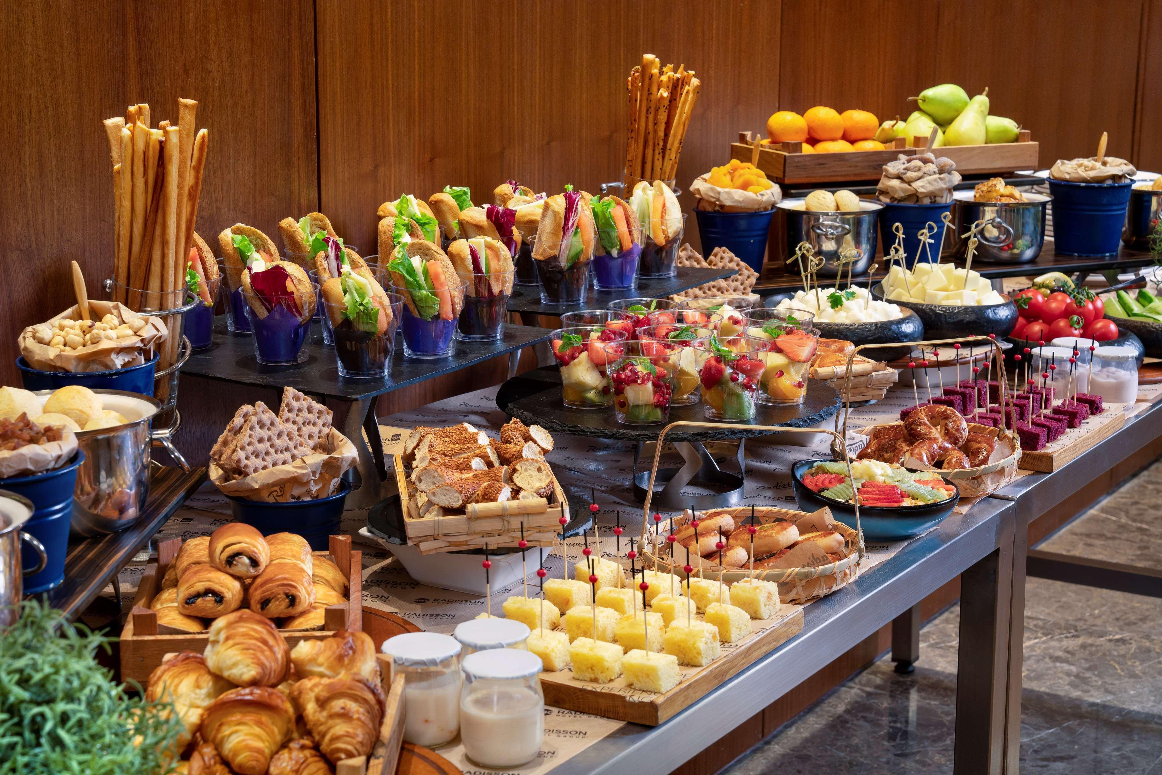 Radisson Blu Hotel Istanbul Asia Exterior photo A buffet at a hotel